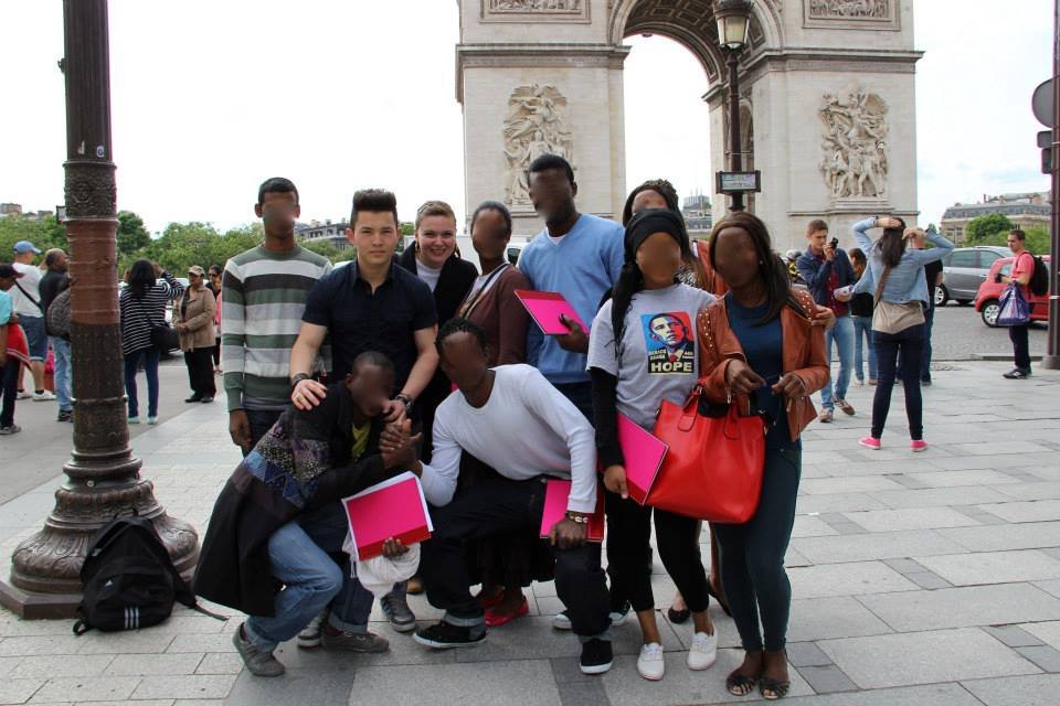 France, Paris, Enfents d' Afghanistan