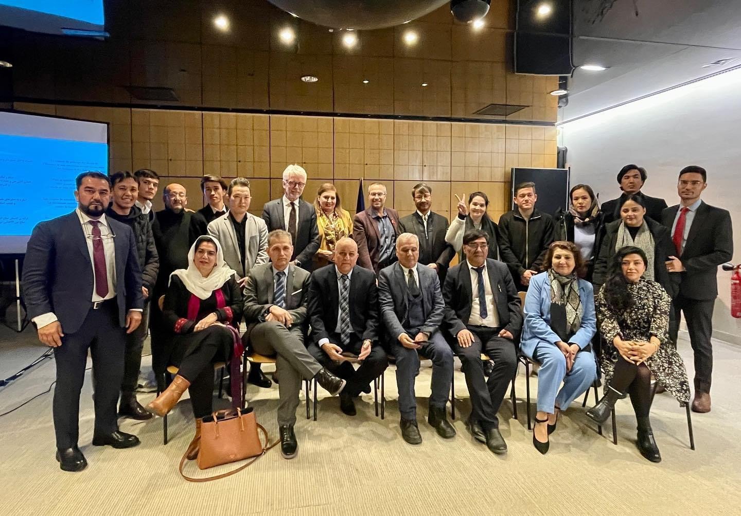 enfents d'afghanistan, paris, france, reza jafari